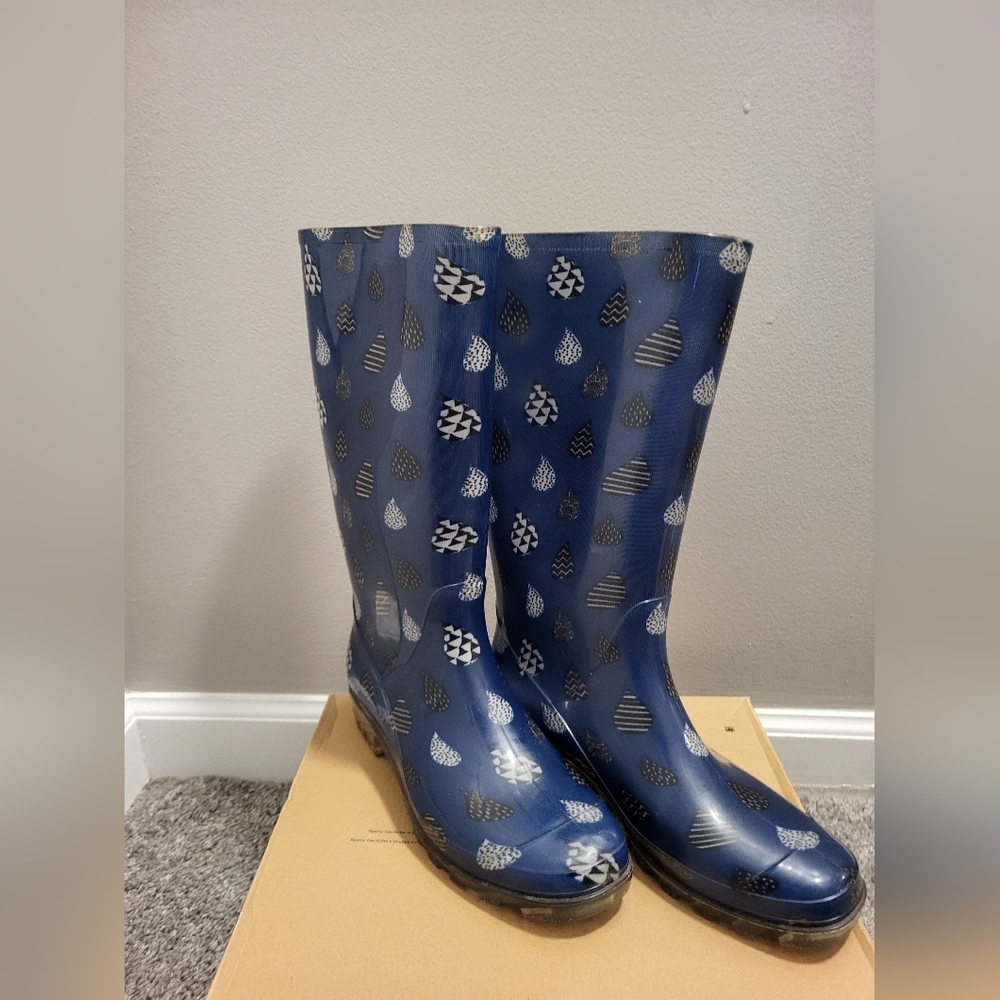 TOMS Blue Rainboots with Black and White Rain Drops